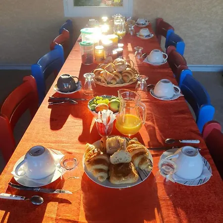 Des Masques Bed & Breakfast Aubais