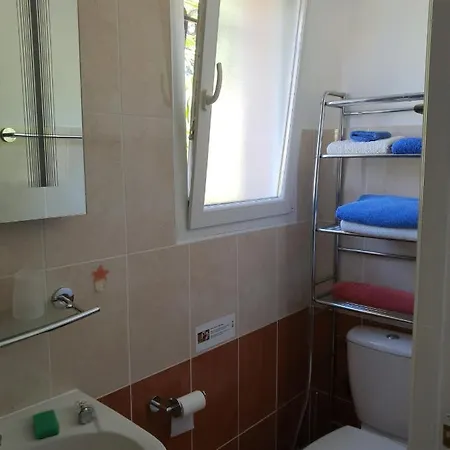 Des Masques Bed & Breakfast