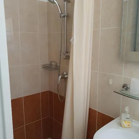 Des Masques Bed & Breakfast