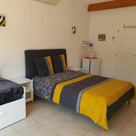 Bed & Breakfast Des Masques Aubais